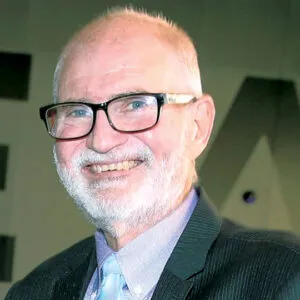 William R . Mooney III